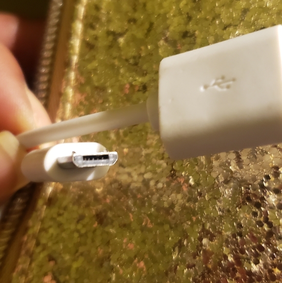 Adrienne Vittadini Gold Wallet and Phone RFID Charging Wristlet - Picture 10 of 11